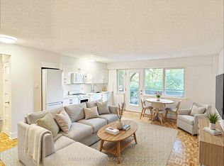 95 Lawton Blvd #202, Toronto, ON M4V 1Z8