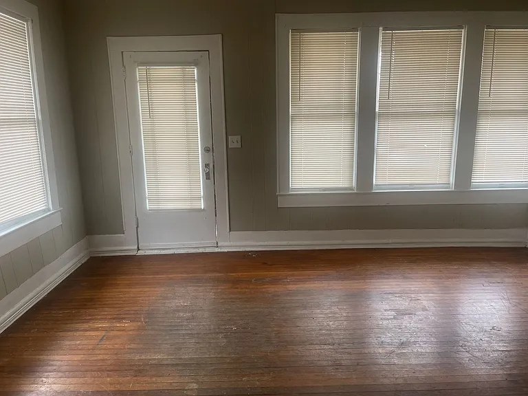 803 Main St E — Photo 2