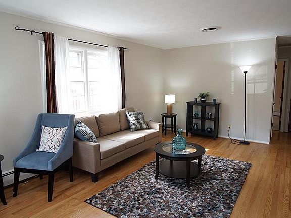 5th image of 4810 Lincoln Ave