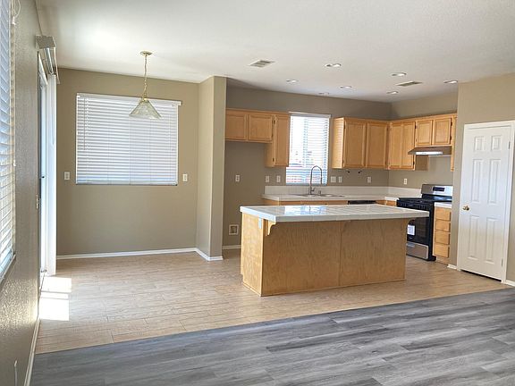 3rd image of 9131 Galangal Ave