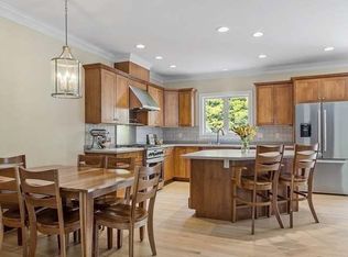 471 Humphrey St, Swampscott, MA 01907