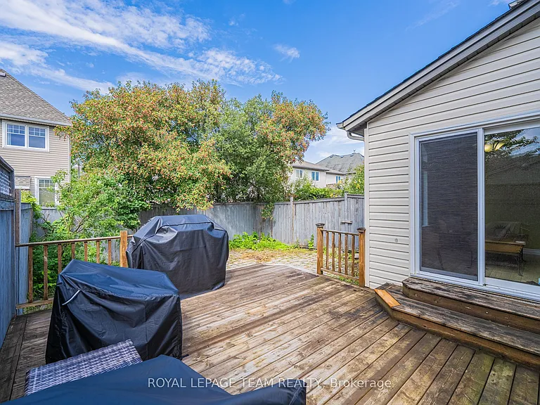 216 Horseshoe Cres — Photo 5
