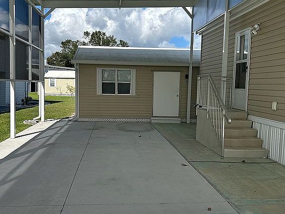 3rd image of 5090 Southshore Dr