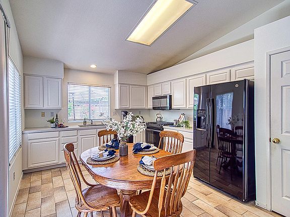 5th image of 1341 Peregrine Dr