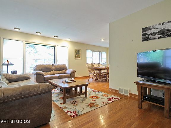 3rd image of 8841 Sayre Ave