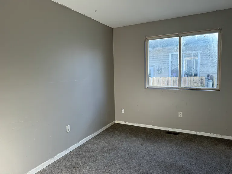 8716 Timken Ave — Photo 6