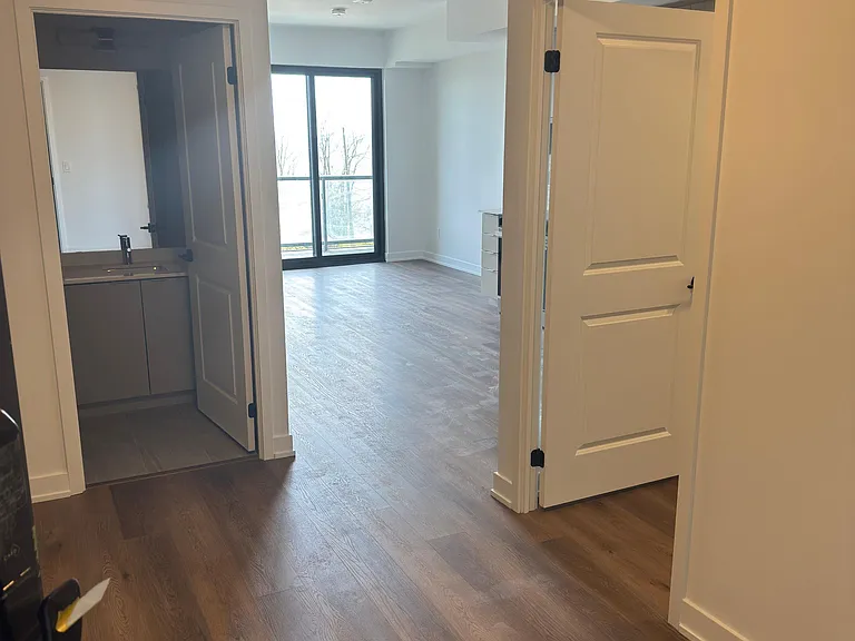 2075 Lakeshore Rd #311 — Photo 2