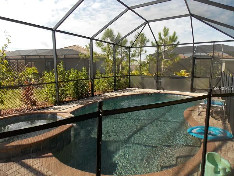 11647 Anhinga Ave — Photo 2