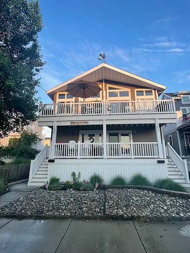 1009 Bay Ave Photo 1