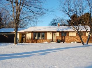 15300 Ives Grove Rd, Union Grove, WI 53182