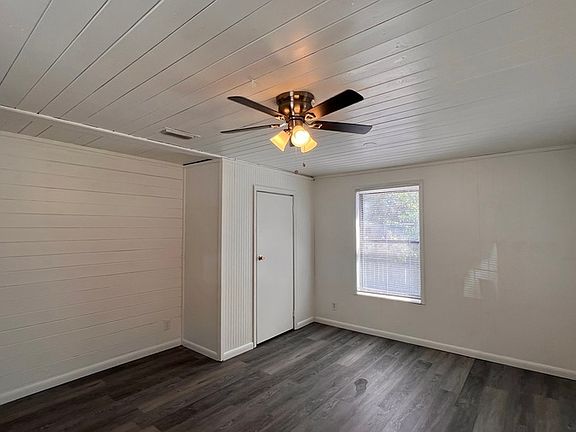 3rd image of 9049 Jefferson Ave