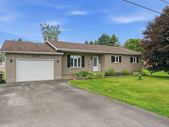 4th image of 1236 Saint Albert Rd W
