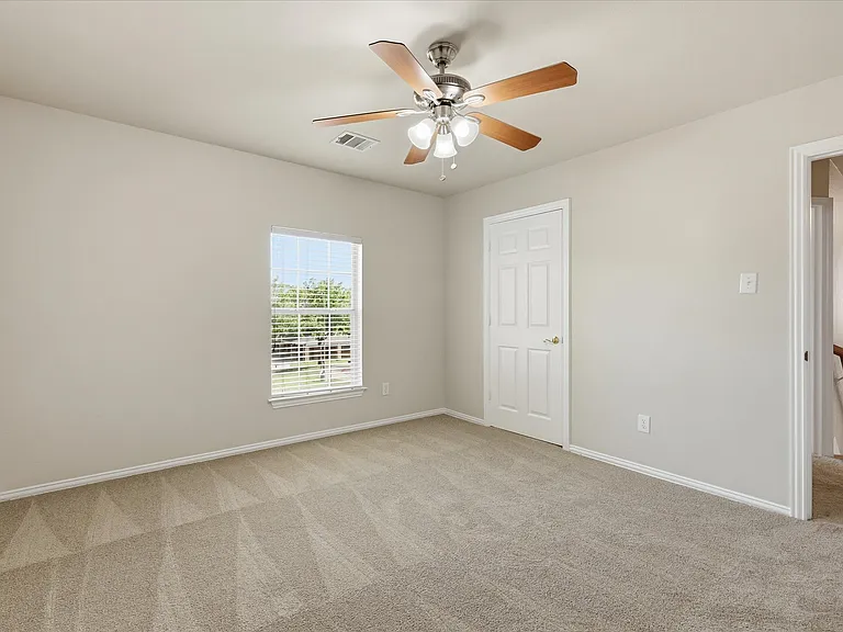 944 Hedgcoxe Rd — Photo 31