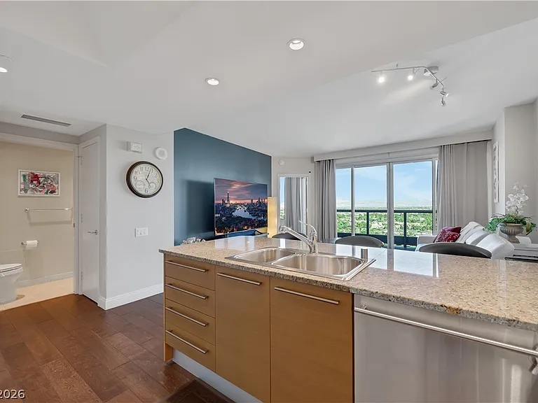322 Karen Ave #2105 — Photo 4