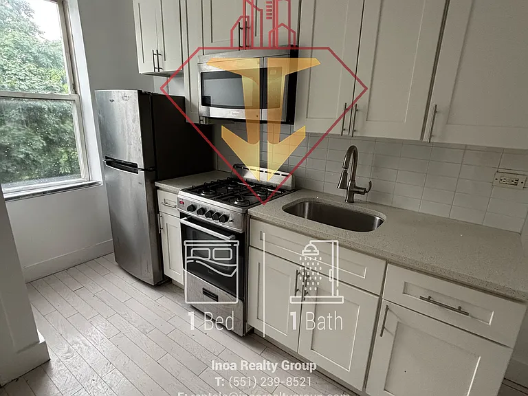 238-242 Garfield Ave #23 — Photo 4