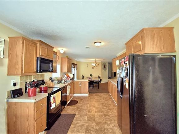 5th image of 929 Falcon Crest Dr