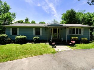 53 Park Ln, Leeds, NY 12451