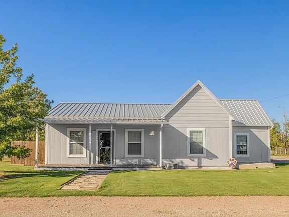 2nd image of 1002 S 6th