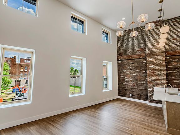 3rd image of 106 Hotel St #5