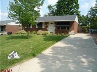 9830 Glenmont Dr, Saint Louis, MO 63123