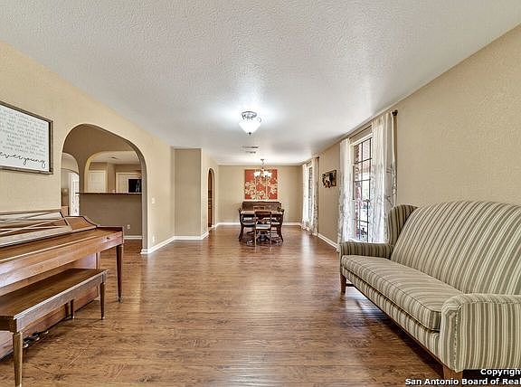 5th image of 1025 North Blvd