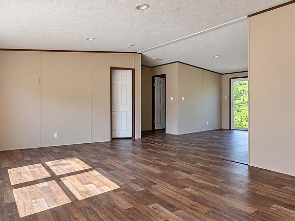 2nd image of 2031 Louden Rd
