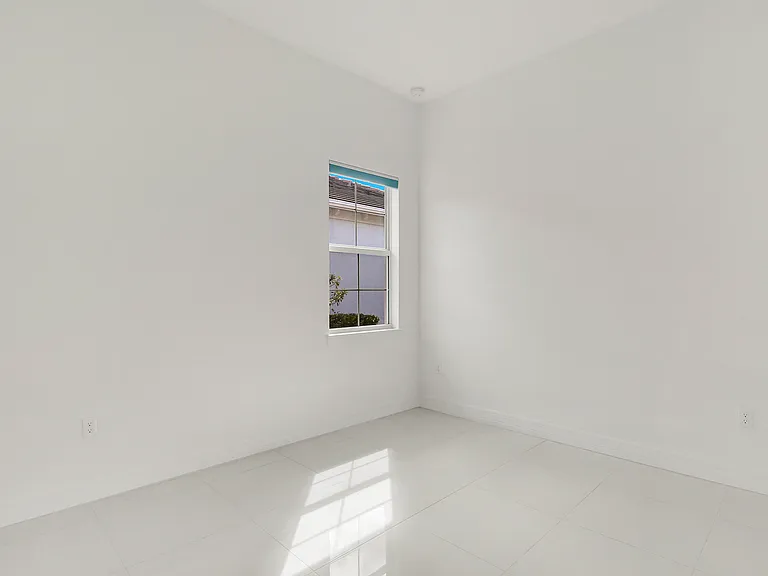 10815 Stellar Cir — Photo 16