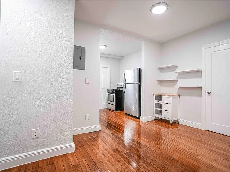 7325 Carlyle Ave #10 — Photo 14