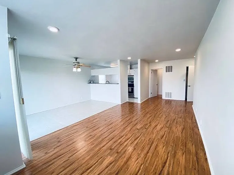 1957 Frank St / 2519 Virginia Ave — Photo 50
