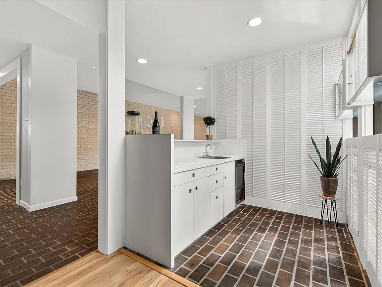 147 Valley Dr — Photo 23