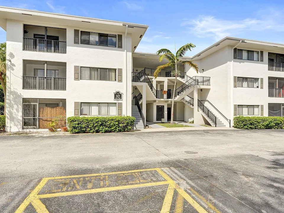 Marina Oaks LLC