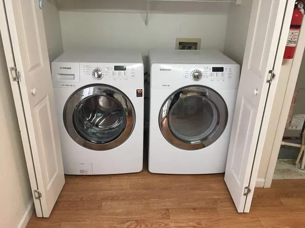 769 E Sherwood Hills Dr, Bloomington, IN 47401