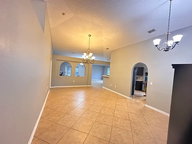 2292 Peerless Ln W — Photo 3