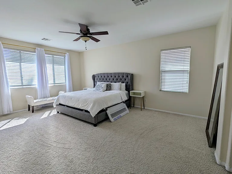 11025 Edina Ct — Photo 23