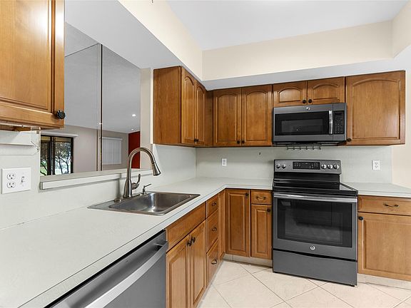 4th image of 10971 Lake Front Place #10971