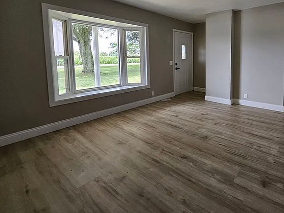3rd image of 650 S Elm St