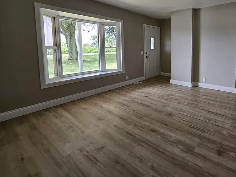 650 S Elm St — Photo 3