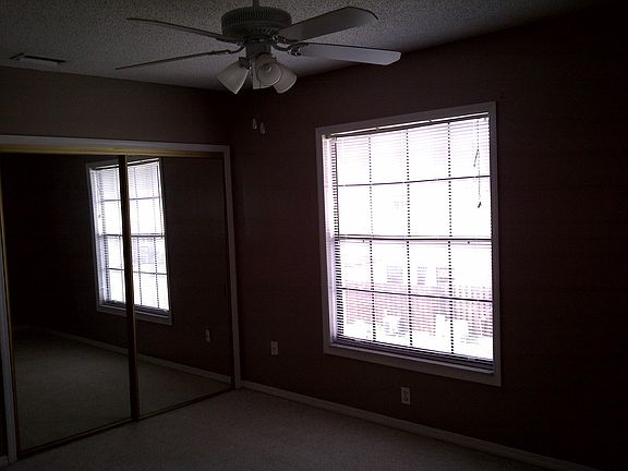 3rd image of 3236 Oak Lawn Pl