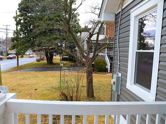 4th image of 769 Sherwood Ave
