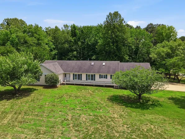 21 Traveller Cir, Montross, VA 22520