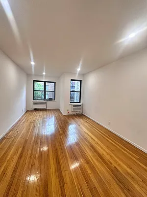 313 East 84th Street #5D