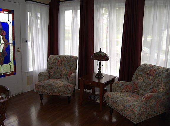 2nd image of 766 W Noel Ave