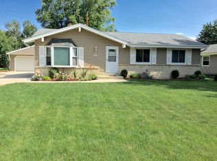 N84W18068 Menomonee Ave, Menomonee Falls, WI 53051