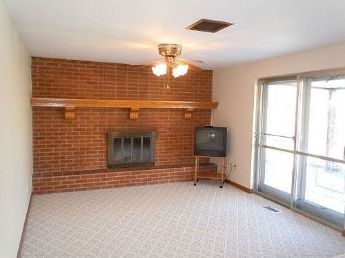 3rd image of 415 Overla Blvd