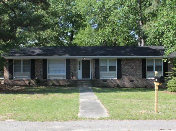 2037 Windsor Dr, Cayce, SC 29033