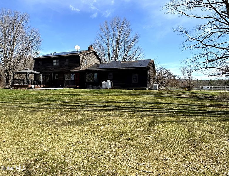 4th image of 127 Gardner Hill Road