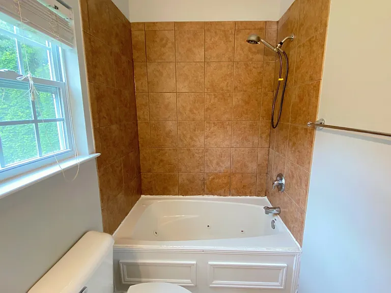 145 Bowen St #C4 — Photo 11