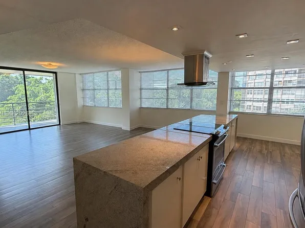 1200 Saint Charles Pl APT 411, Hollywood, FL 33026
