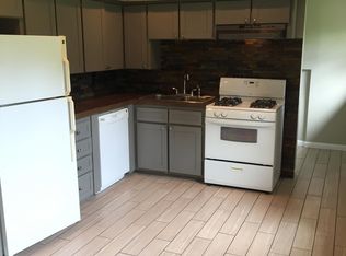 1208 NE 3rd St, Bentonville, AR 72712