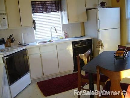 Kitchen - All appliances stay with sale